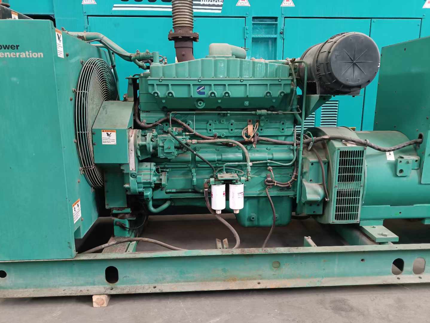 和布克赛尔过载会对 600kW 柴油发电机组造成哪些损害？