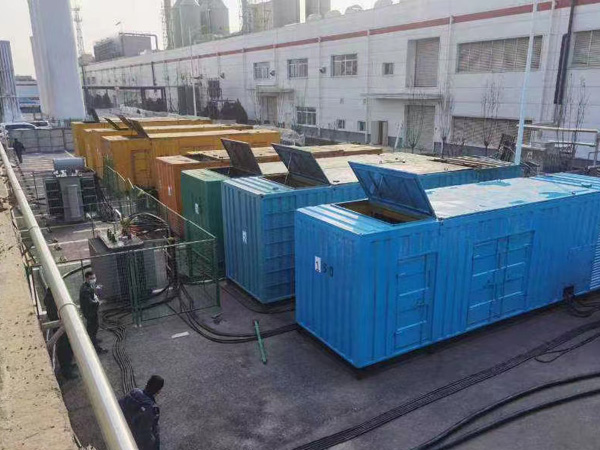 和布克赛尔380V和690V电压的电缆线相同吗？