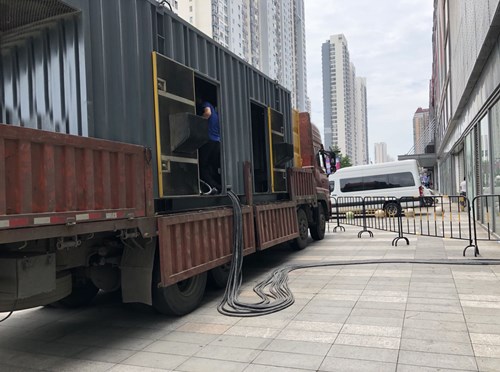 和布克赛尔冷却液不足的情况下如何检查柴油发电机组？